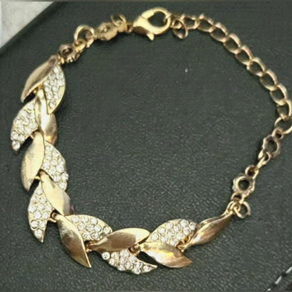 Gold leaf  womens braclet - Picture 1 of 4